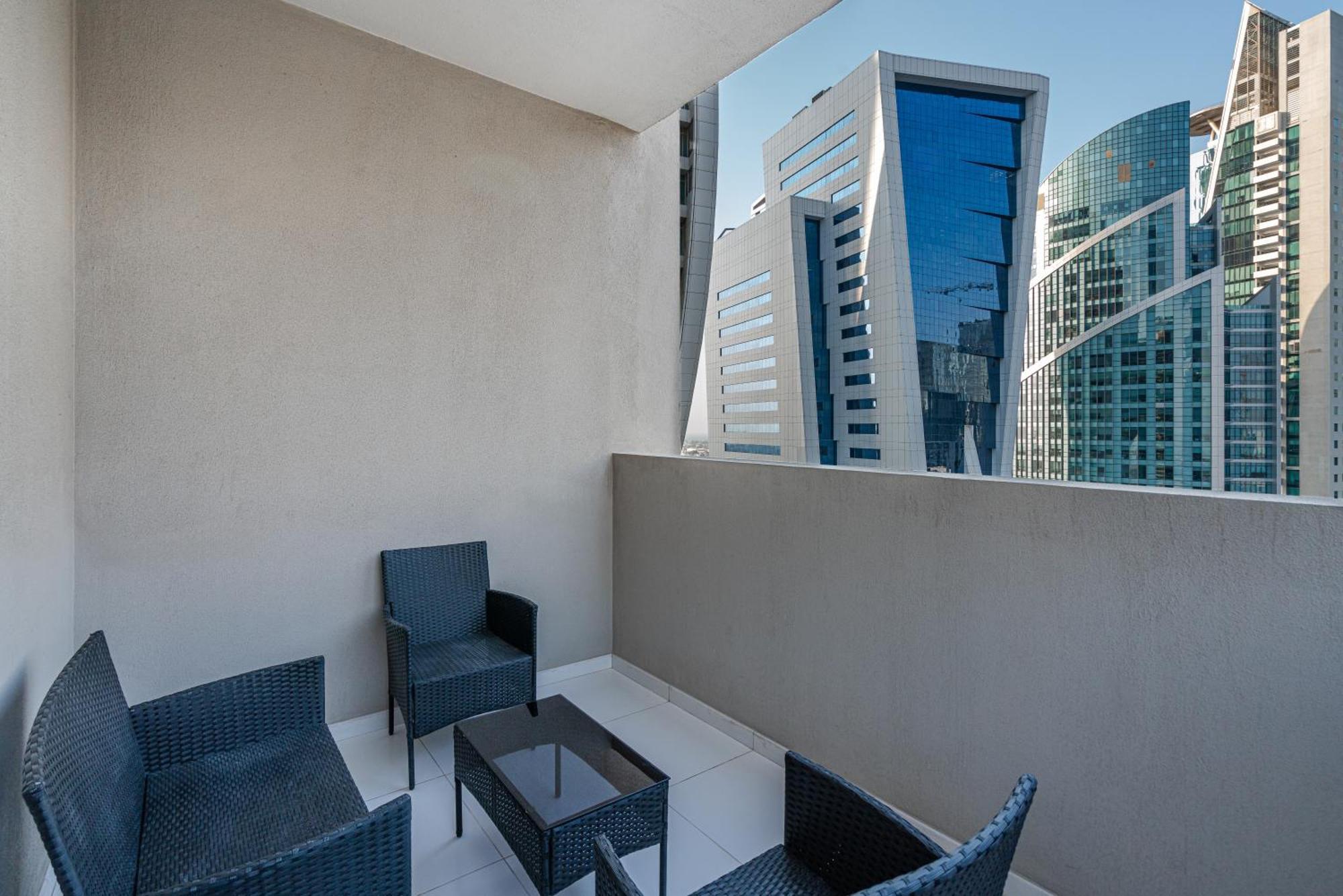 Citihome - 1Br At Merano Tower By Damac Дубай Екстер'єр фото